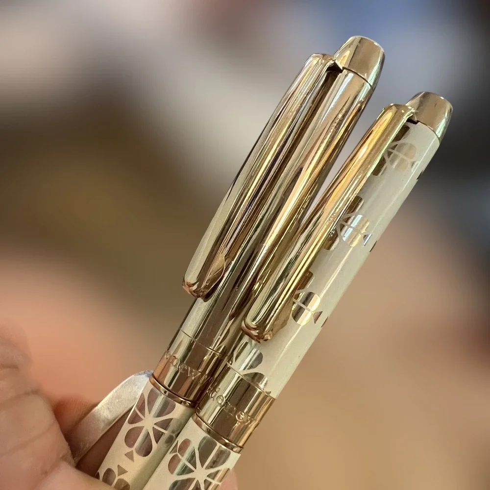 Kate Spade New York 2‎ Pen Pencil Set Writing White Gold Spade Flower PRINT EUC